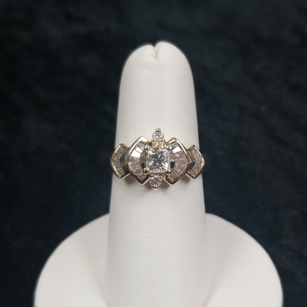 14k yellow gold diamond ring
